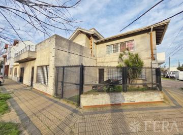 Casa · 85m² · 4 Ambientes · 2 Cocheras · Venta Casa 4 Ambientes con Cochera en Wilde