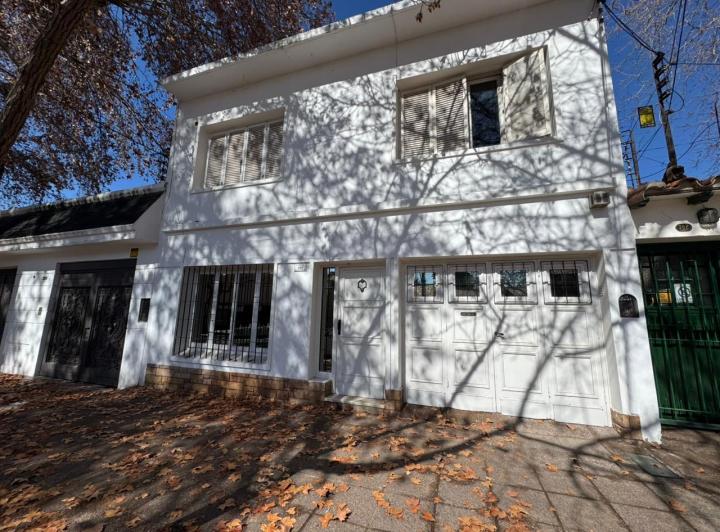 Oficina comercial · 196m² · 7 Ambientes · 1 Cochera