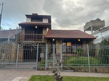 Casa · 192m² · 4 Ambientes · 2 Cocheras · Alquiler Chalet 4 Ambientes - San Carlos - Alvear 4500