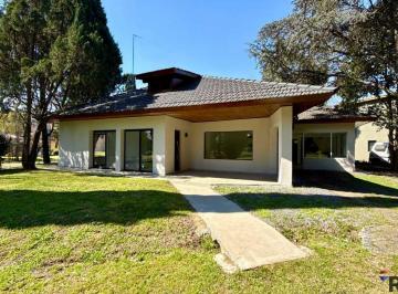 Casa · 230m² · 4 Ambientes · Venta El Jaguel Casa 4 Amb Barrio Cerrado