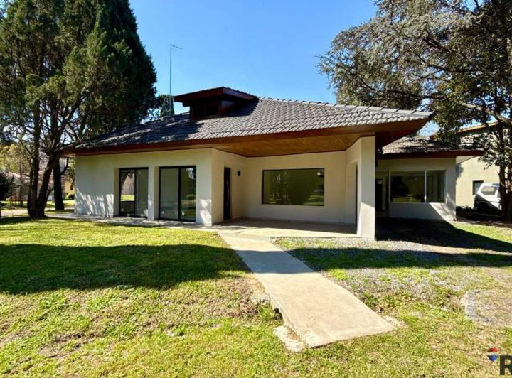 Casa · 230m² · 4 Ambientes