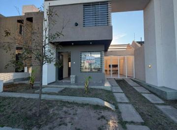 PH de 3 ambientes, Córdoba · Alquiler Duplex 2 Dorm., Patio, Cochera y Asador en Valle Cercano!