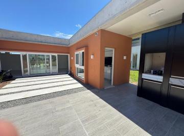Casa · 200m² · 4 Ambientes · 2 Cocheras · Alquila Casa 4 Amb Barrio Greenville