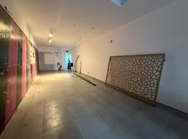Local comercial · 64m²