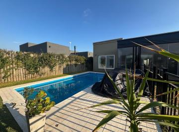 Casa · 137m² · 4 Ambientes · 2 Cocheras · Casa en Alquiler Anual, B° Vila Marina 2, Villanueva Tigre