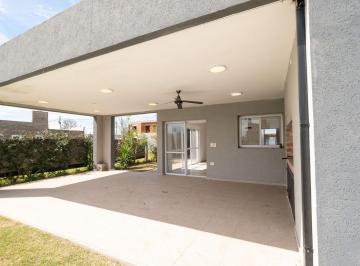 Casa · 84m² · 3 Ambientes · 1 Cochera · Casa en Venta 2 Dorm. Punta Chacra Roldan