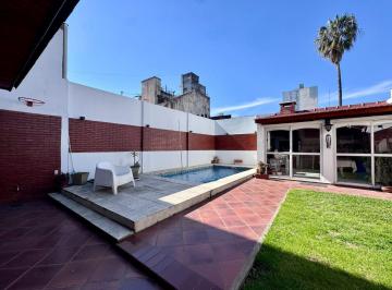 Casa · 174m² · 7 Ambientes · 1 Cochera · Venta Casa 7 Amb Jardín Pileta Quincho Sarandí