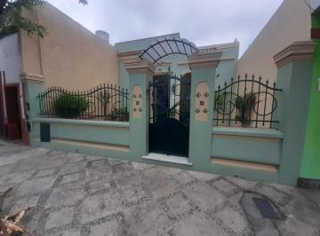 Oficina comercial de 2 ambientes, Lanús · Recepción con Amplia Oficina en Pb y Dos Oficinas/depósitos en Entre Piso!