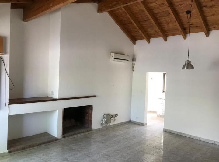 Casa · 90m² · 3 Ambientes · 1 Cochera