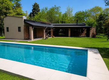 Casa · 119m² · 3 Ambientes · 4 Cocheras · Venta | Casa | 3 Ambientes | Pileta | Parrilla