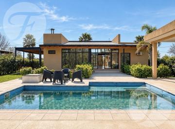 Casa · 175m² · 4 Ambientes · 1 Cochera · Casa Moderna con Piscina y Quincho en Driving Golf San Pedro – 1.000 m² de Lote