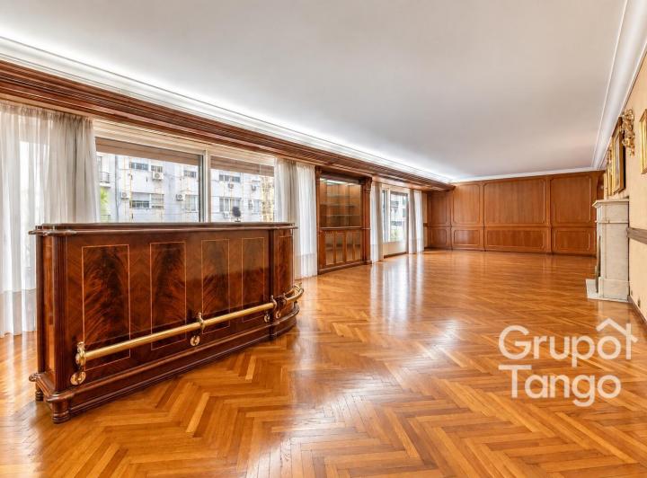 Departamento · 240m² · 5 Ambientes · 2 Cocheras