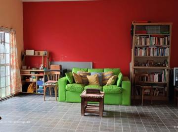 PH · 138m² · 4 Ambientes · PH con La Autonomia de Una Casa - Posibilidad de Cochera/consultorio Privado