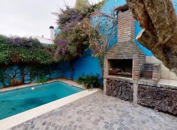 Casa · 192m² · 4 Ambientes · 1 Cochera · Venta Casa 5 Ambientes Pileta y Cochera Quilmes