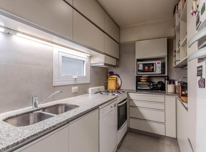 PH · 290m² · 9 Ambientes · 1 Cochera
