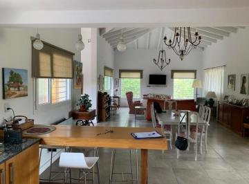 Casa · 230m² · 4 Ambientes · 1 Cochera · Venta Casa 3 Dorm. - La Cumbre - Pileta