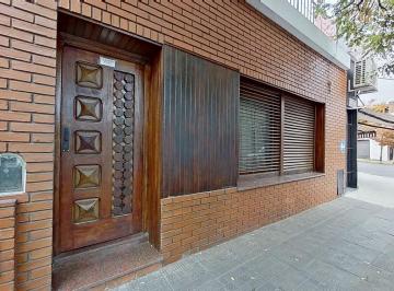 Casa · 130m² · 4 Ambientes · 1 Cochera · Casa con Terraza Parrilla Valentin Alsina Lanus