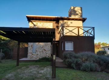 Casa de 4 ambientes, Mar Azul · Casa en Venta de 3 Dorm., Mar Azul