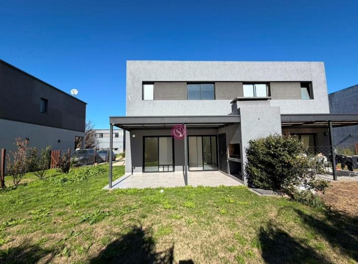 Departamento · 100m² · 4 Ambientes · 1 Cochera