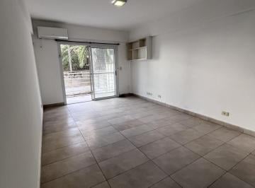 Departamento · 24m² · 1 Ambiente · Departamento en Alquiler Monoambiente con Balcon Al Contrafrente en Flores, Caba.