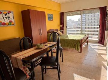 Departamento de 1 ambiente, Miramar · 1 Amb con Cocina Separada y Lavadero Cubierto Ubicado Frente Al Mar