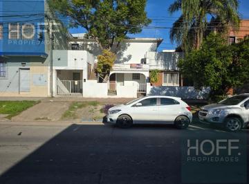 Casa · 113m² · 7 Ambientes · 1 Cochera · Casa en Venta con Potencial Comercial y Habitacional