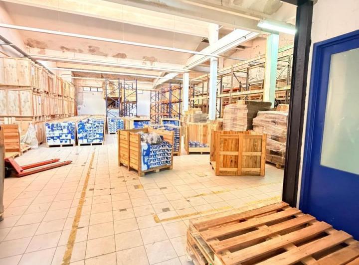 Depósito · 370m² · 1 Cochera