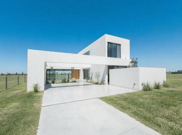 Casa · 208m² · 4 Ambientes · 2 Cocheras · Venta Casa Funes Barrio Vida Club de Campo 3 Dorm.