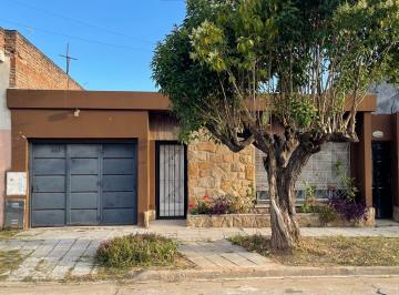 Casa · 209m² · 4 Dormitorios · 1 Cochera · Casa Para 2 Familias - Quilmes Oeste