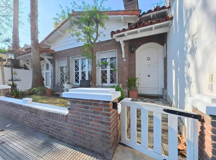 Casa · 208m² · 5 Ambientes · 1 Cochera