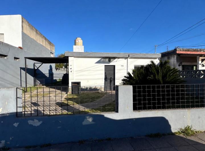 Casa · 75m² · 4 Ambientes · 6 Cocheras