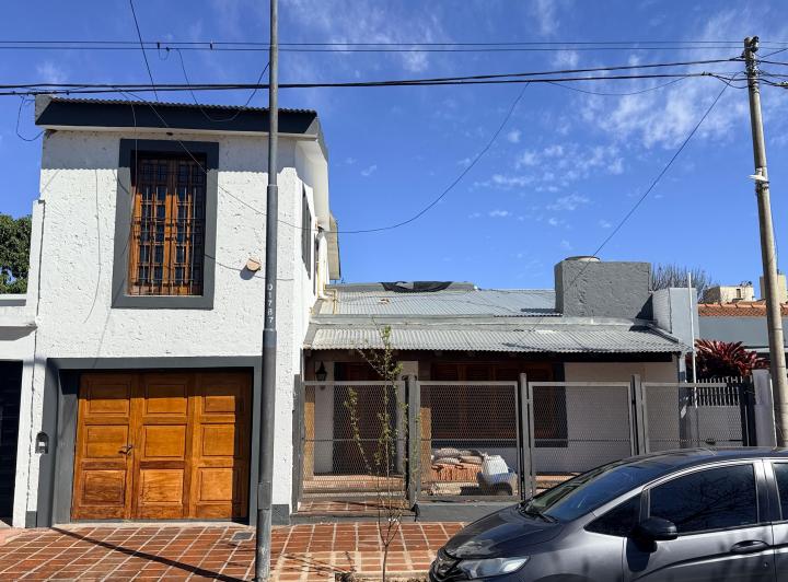 Casa · 250m² · 10 Ambientes · 1 Cochera