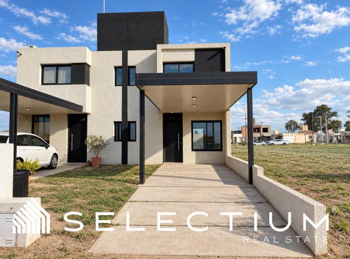 Casa · 90m² · 4 Ambientes · 1 Cochera