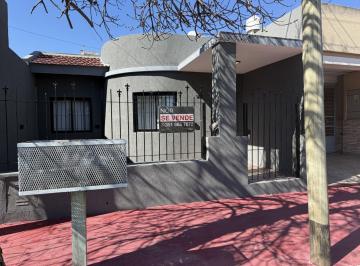 Casa · 71m² · 4 Ambientes · Casa 2 Dorm, Patio con Asador en B° San Martín - Escritura Apta Crédito