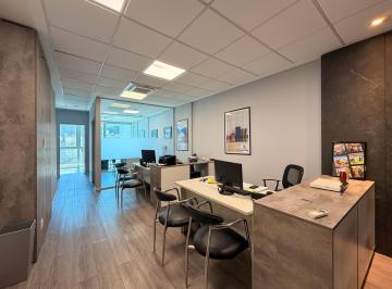 Oficina comercial · 85m² · 4 Ambientes · Alquiler Oficina Centrica de 94 m² con Divisiones y Baulera