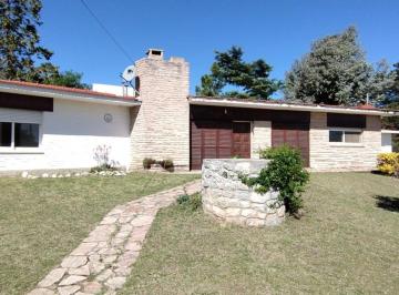 Casa · 200m² · 3 Dormitorios · 1 Cochera · Casa en Venta 3 Dorm. en Villa Eden La Falda.