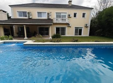 Casa · 325m² · 6 Ambientes · 2 Cocheras · Casa en Alquiler en La Lomada | 3 Dorm. Escritorio | Jardín y Pileta