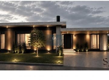 Campo · 172m² · 4 Ambientes · 2 Cocheras · Las Prunas Casa a Estrenar