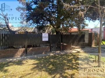 Casa · 72m² · 4 Ambientes · 1 Cochera · Casa en Alquiler en La Reja