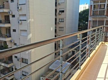 Departamento de 2 ambientes, Villa Urquiza · Hermoso Semipiso 2 Ambientes Amplio, Luminoso con Lavadero y Gran Balcon Al Contrafrente.
