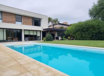 Casa · 928m² · 6 Ambientes · 2 Cocheras · Casa en Alquiler Temporario en Las Liebres, Panamericana Km 38, 3 Dorm. y Pileta