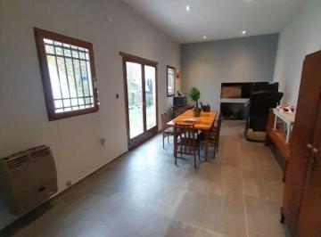 Casa de 5 ambientes, La Plata · Casa en Venta de 3 Dorm. en Calle 213 Bis E/ 40 y 41 de La Plata.