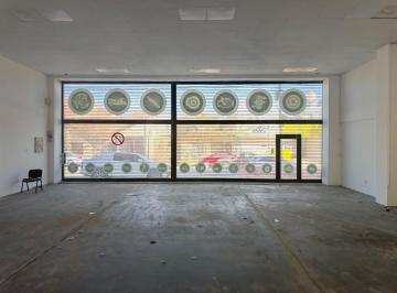 Bodega-Galpón · 550m² · Alquiler Salon Comercial con Patio Cocheras Neuquen Capital