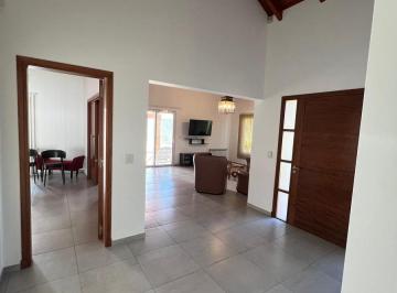 Casa · 460m² · 5 Dormitorios · 2 Cocheras · Casa en Alquiler en Country Causana con Pileta Climatizada Cinco Dorm.