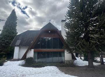 Casa · 250m² · 6 Ambientes · 2 Cocheras · Venta Exclusiva de Dos Casas, de 6 Dorm., Lote de 1300 m², Villa Catedral. Excelente Ubicación.