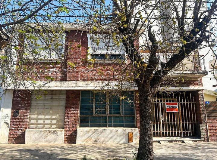 Casa · 115m² · 7 Ambientes · 1 Cochera