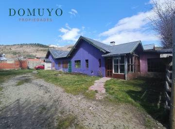 Casa · 168m² · 12 Ambientes · 5 Cocheras · Casa en Venta en San Martin de Los Andes, en Villa Vega Maipú
