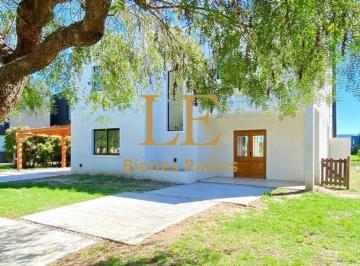 Casa · 300m² · 5 Ambientes · 4 Cocheras · Venta Casa Canton Norte