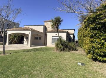 Casa · 780m² · 4 Ambientes · 2 Cocheras · Casa en Puertos del Lago