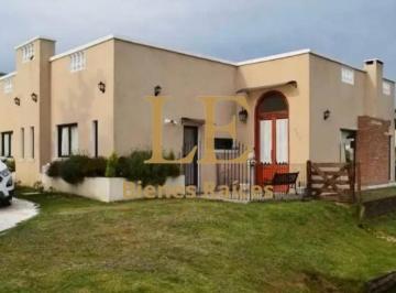 Casa · 270m² · 5 Ambientes · 5 Cocheras · Venta Casa El Canton/golf